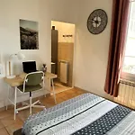 Maison De à Ouest Dans Propriété Arborée *