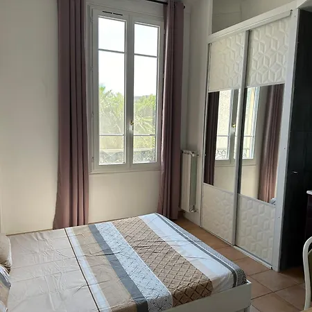 Maison De à Ouest Dans Propriété Arborée *